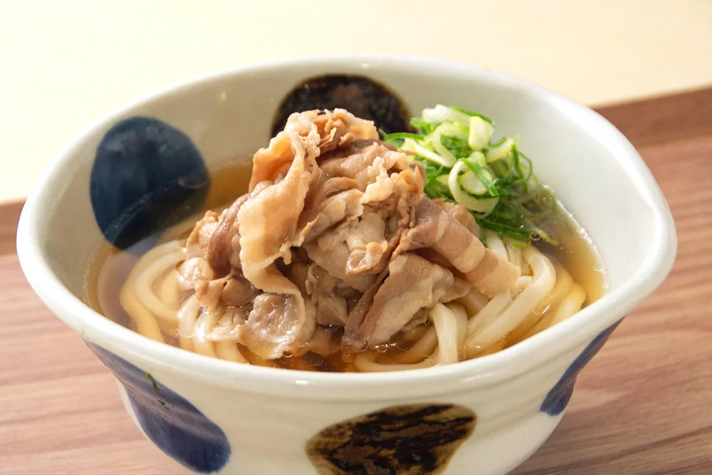 ゆめの大地四元豚の肉うどん